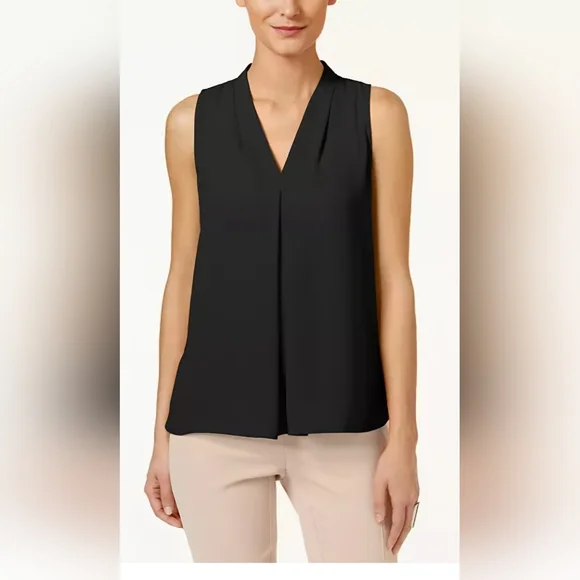 Vince Camuto's Blk breezy blouse lightens up your workweek. Sz. Small - Picture 1 of 9